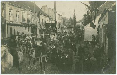 Heist-op-den-Berg, inhuldiging burgemeester in de Bergstraat