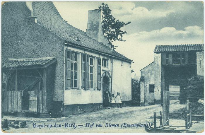 Heist-op-den-Berg, Hof van Riemen