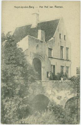 Heist-op-den-Berg, Hof van Riemen