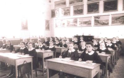 Herenthout, meisjesschool, 8ste leerjaar, 1945-1946