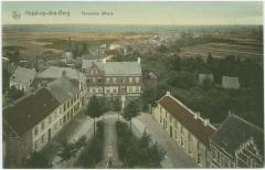 Heist-op-den-Berg, panorama op het Kerkplein en de Bergstraat 