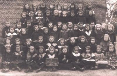 Herenthout, meisjesschool, 2de leerjaar, 1918
