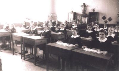 Herenthout, meisjesschool, 8ste leerjaar, 1946-1947