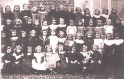 Herenthout, meisjesschool, bewaarschool, 1913