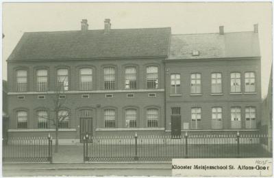 Heist-op-den-Berg, meisjesschool in Heist-goor