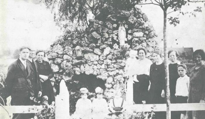 Herenthout, "Grotteke van Oomskes", familie Ooms