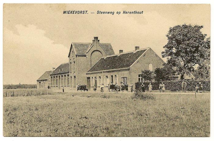 Heist-op-den-Berg, steenweg naar Herenthout te Wiekevorst