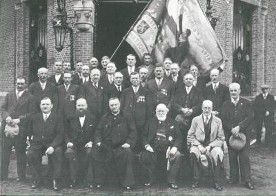 Herenthout, burgemeester met oudstrijders 14/18, 1936