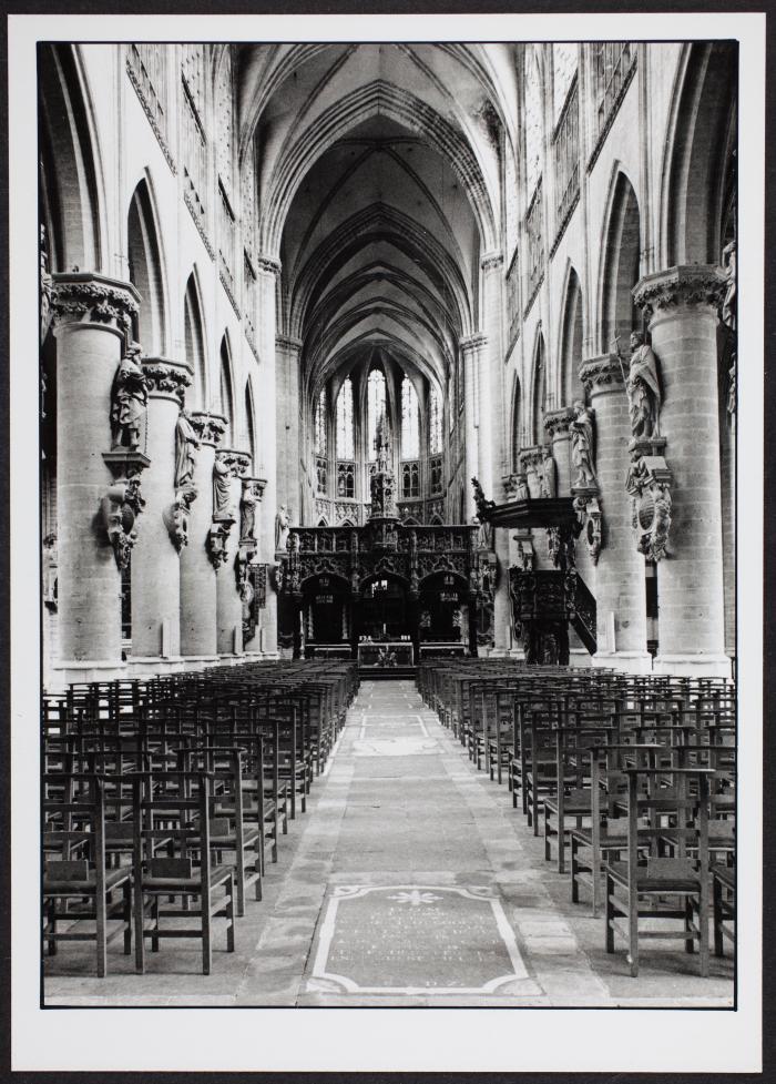 Lier, Sint-Gummaruskerk interieur