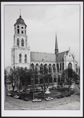 Lier, Kardinaal Mercierplein en Sint-Gummaruskerk