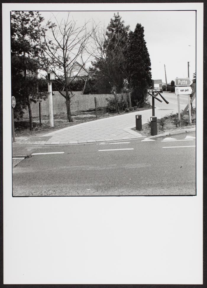 Koningshooikt, Putsesteenweg
