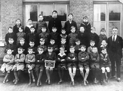 Lier, klasfoto 4e leerjaar Sint-Gummarusschool 1927