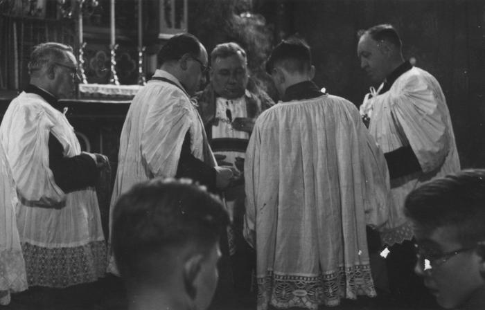 Corneel Aernouts, 6e pastoor Onze-Lieve-Vrouw-Olen van 1956-1973, inhaling, jubelmis, 1956