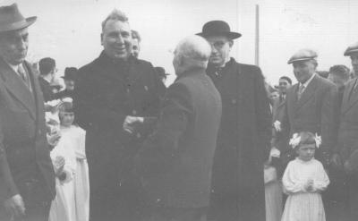 Corneel Aernouts, 6e pastoor Onze-Lieve-Vrouw-Olen van 1956-1973, inhaling, verwelkoming door burgemeester, 1956