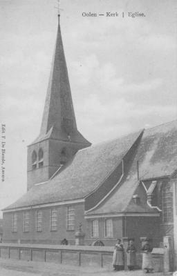 De Sint-Martinuskerk in Olen-Centrum