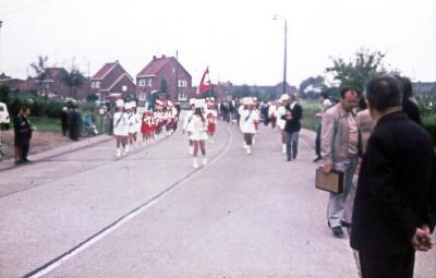Olen, Achter-Olen, Stoet Het Hele Dorp in 1971