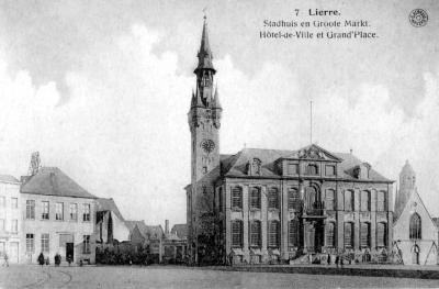 Lier, Stadhuis en Belfort