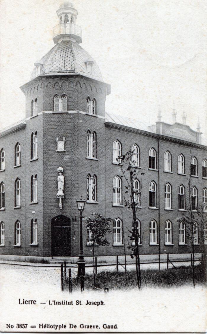 Lier, Kerkhofplaats