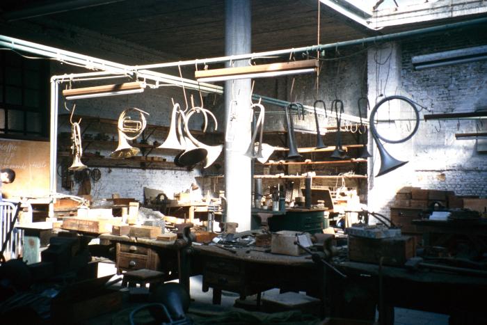 Lier, muziekinstrumenten Van Engelen, binnenzicht