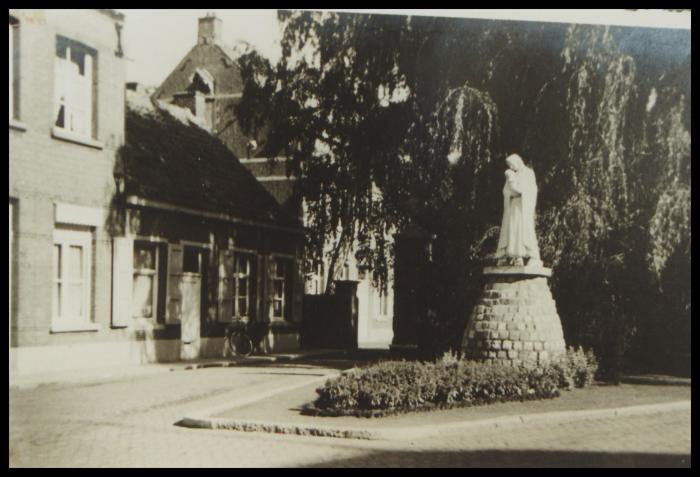 Berlaar, Beeld Kerkplein