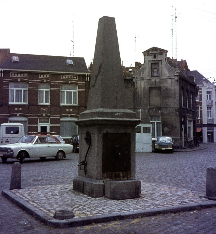 Lier, pomp Kluizeplein