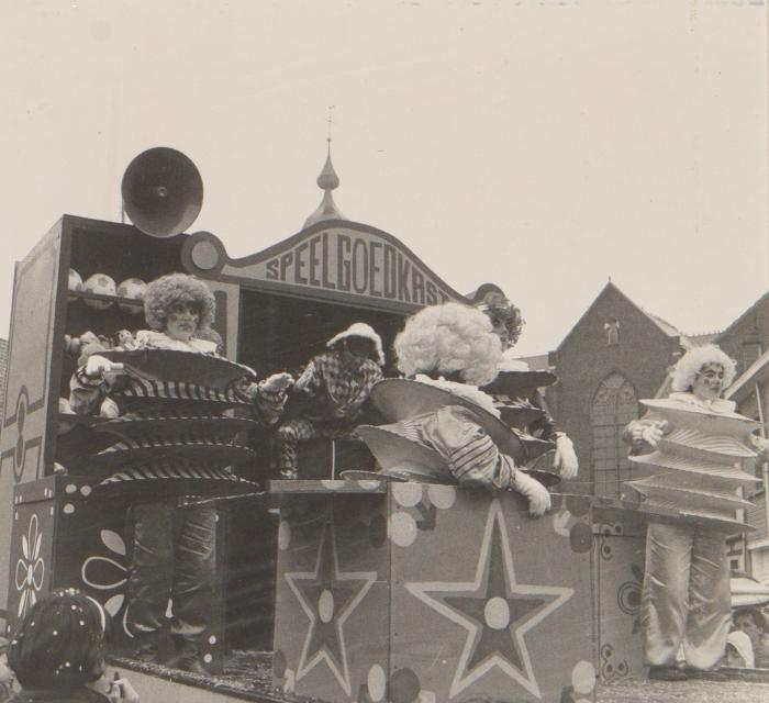 Herenthout, speelgoedkast wagen