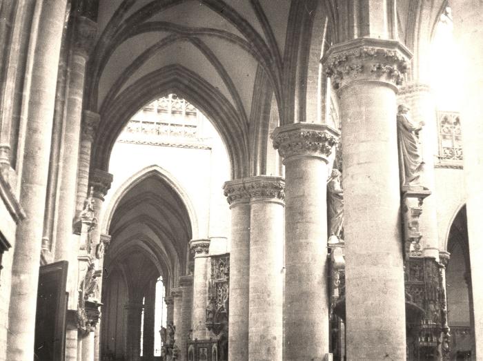 Lier, Sint-Gummaruskerk interieur