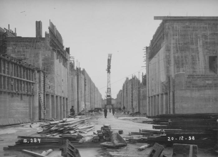 Bouw sluizen, Olen, 20 december 1938