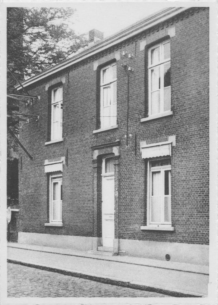 Klooster en meisjesschool, Stationstraat, Onze-Lieve-Vrouwe-Olen