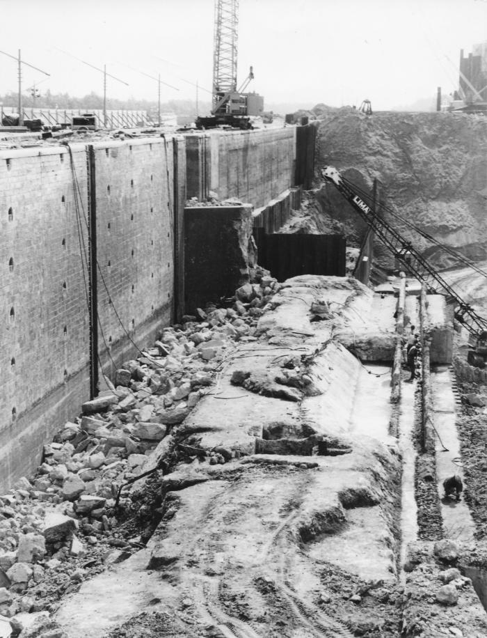 Bouw duwvaartsluis en afbraak kleine Sluis, Olen, 1973