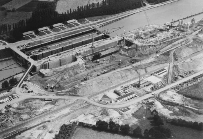 Bouw duwvaartsluis, Olen, 1973