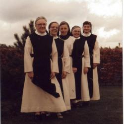 Vorselaar, 5 zusters die ooit deel uit maakten van O.L. Vrouw Ten Troon.