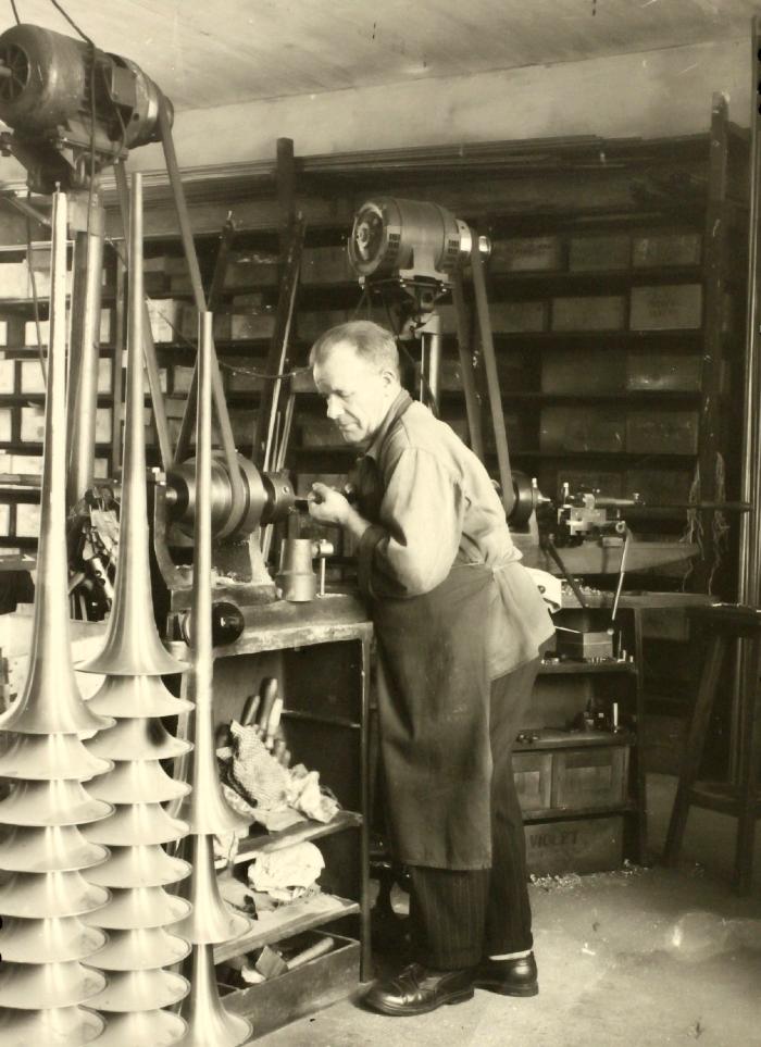 Lier, Instrumentenmaker Van Engelen