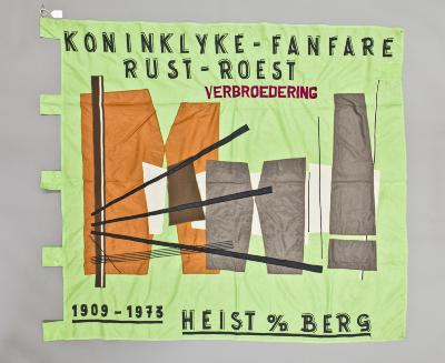 Heist-op-den-Berg, vlag Koninklijke Fanfare Rust Roest Verbroedering