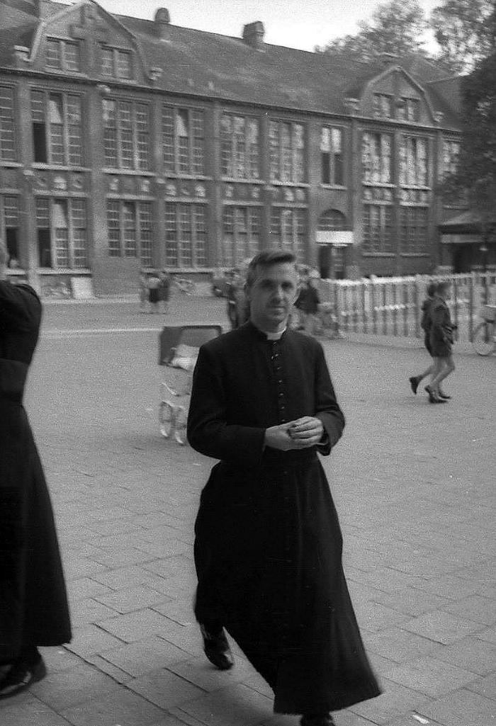 Lier, Sint-Gummaruscollege Paradeskeskermis