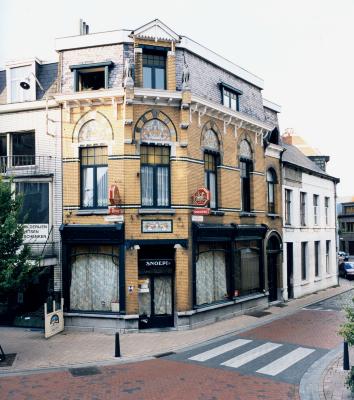 Lier, Hoekhuis Berlaarsestraat 63.