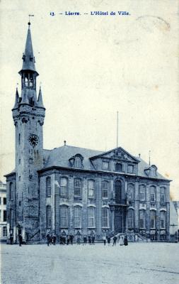 Lier, Stadhuis en belfort